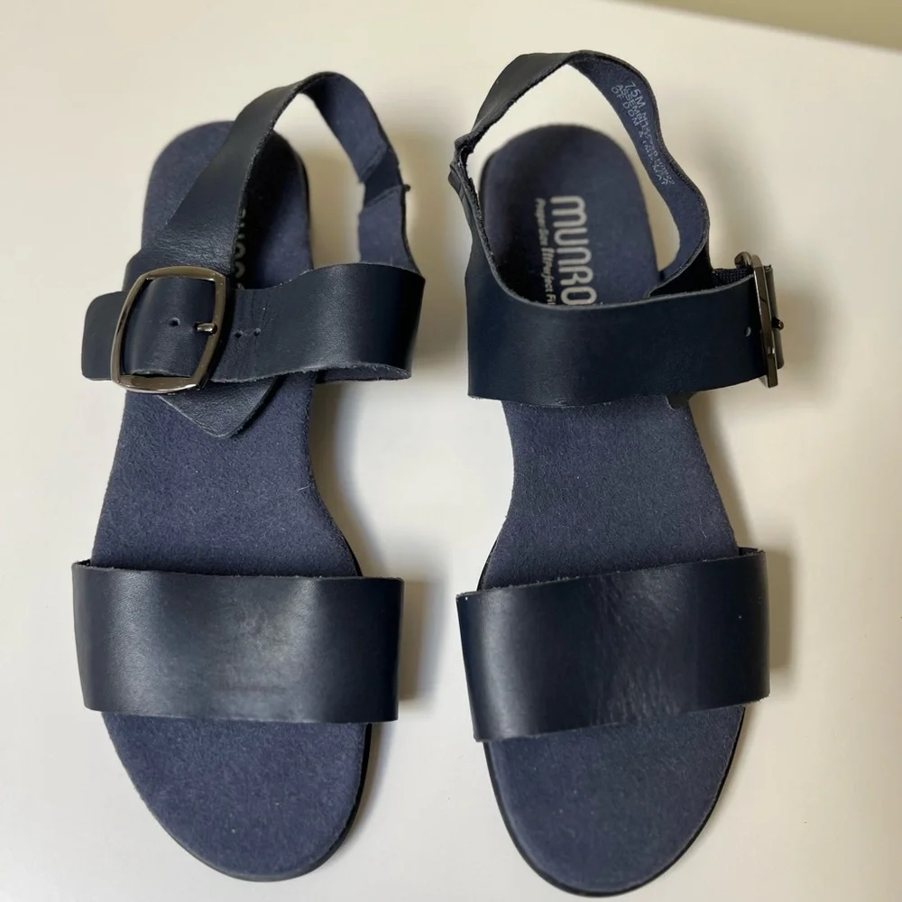 Munro Perfect Fit Cleo Navy‎ Blue Sandals with Buckle Ankle Strap